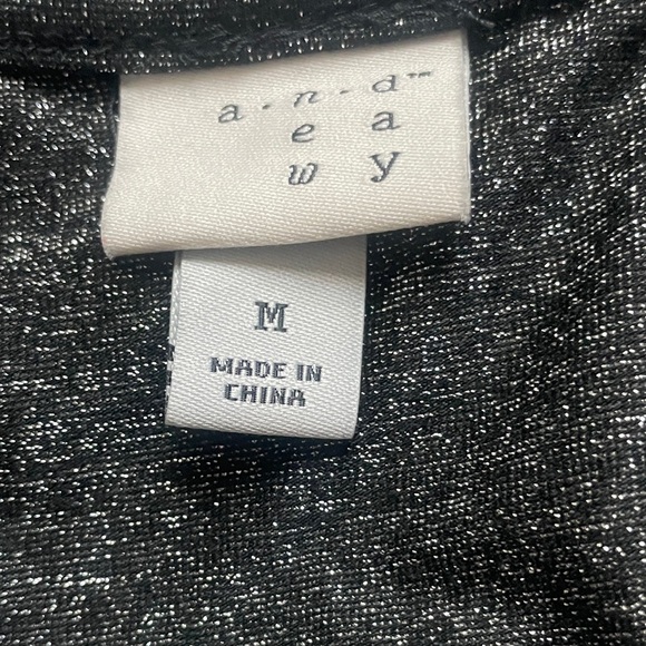 NWT Women's Long Sleeve Metallic Wrap Front Blouse - Picture 4 of 5